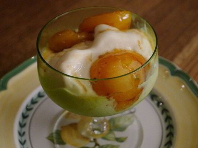 Рецепт мороженого с карамелизированными абрикосами