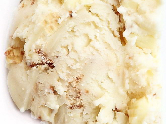 Рецепт мороженого в белым шоколадом и конфетами kitkat