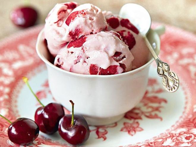 Рецепт простого черешневого мороженого