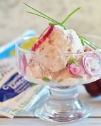 Селедочное мороженое с крабовой крошкой