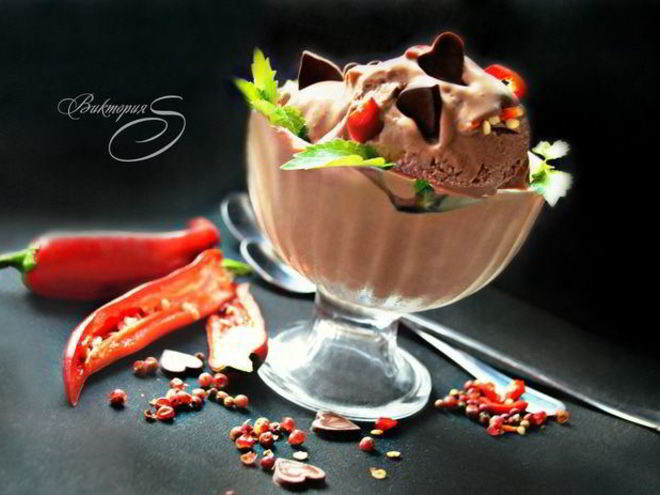 Рецепт шоколадного мороженого с красным перцем