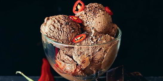 Шоколадное мороженое с острым перцем