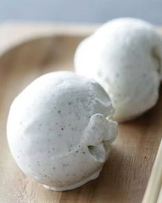 Сливочное мороженое с перцем