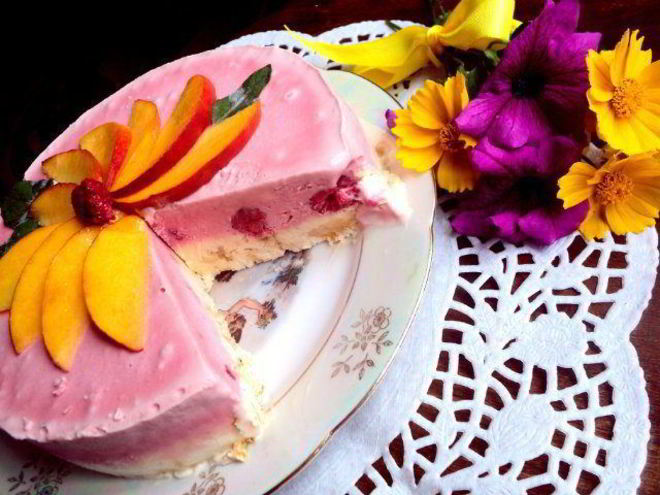 Рецепт торта-мороженого с меренгой и фруктами