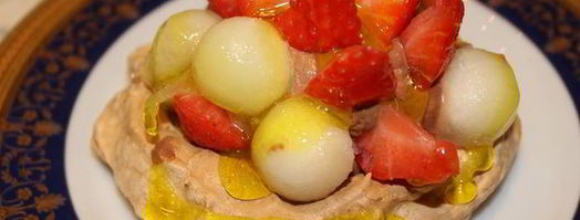 безе с шоколадным муссом и фруктами. Шаг 8