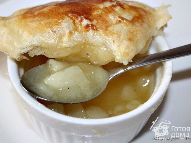 Рецепт грушевого мусса запеченного под слоеным тестом