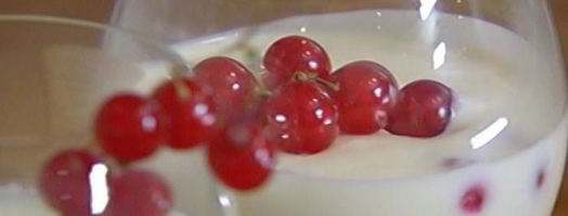 йогуртовый мусс с красной смородиной. Шаг 7