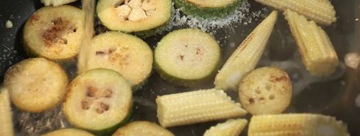 кальмар с муссом из лосося под вишневым соусом. Шаг 6