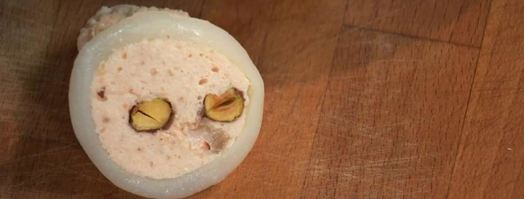 кальмар с муссом из лосося под вишневым соусом. Шаг 7