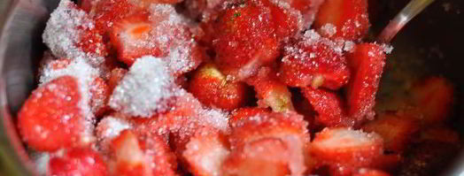 клубничный мусс с кинзой. Шаг 2