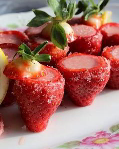 Клубничный мусс в клубнике