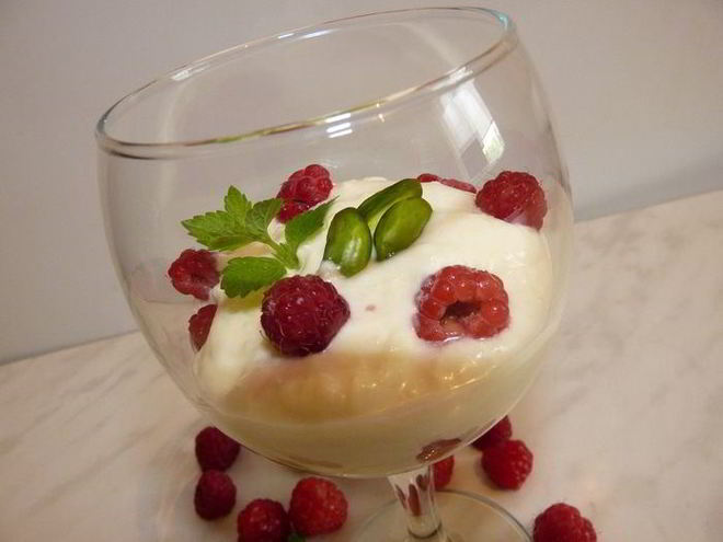 Рецепт мусса из белого шоколада с малиной
