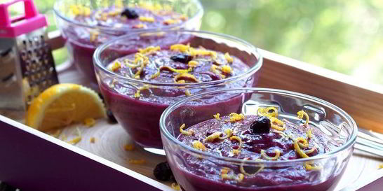 Мусс из кус-куса с ягодами и фруктами