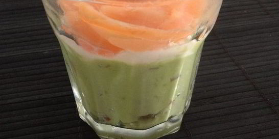 Нежный мусс из авокадо с лососем