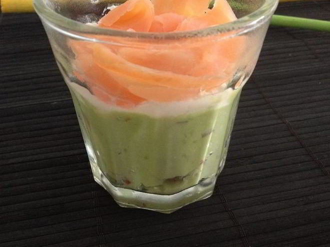 Рецепт нежного мусса из авокадо с лососем