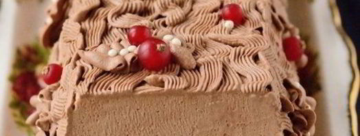 рождественское полено с шоколадным муссом и ягодами. Шаг 11