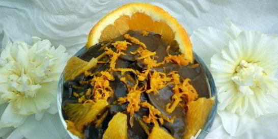 Шоколадный мусс с авокадо и апельсином