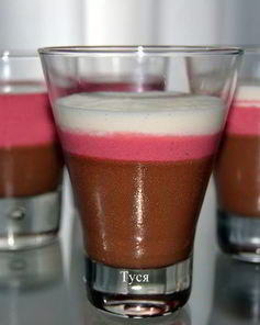 Шоколадный мусс с малиновым кремом