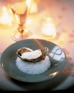 Устрицы с муссом камамбер