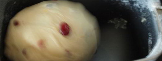 кулич с вяленой клюквой в хлебопечке. Шаг 5