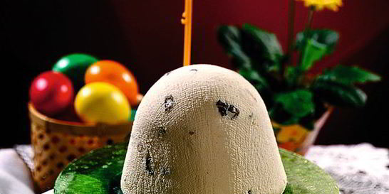 Пасха творожная с изюмом