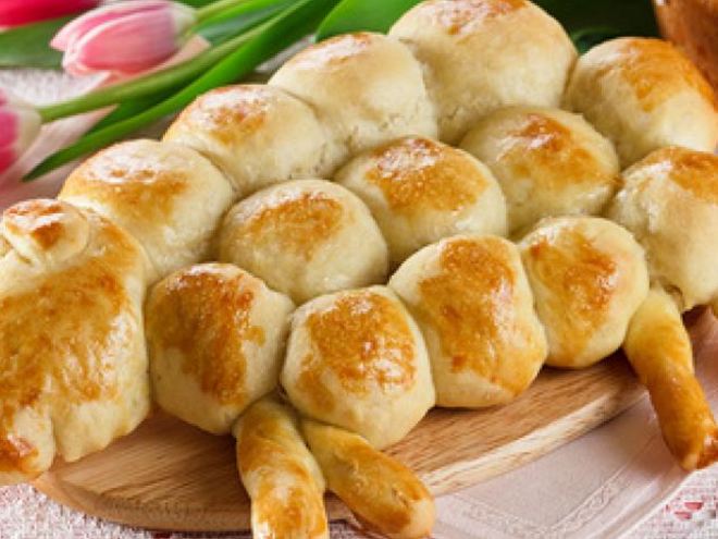 Рецепт пасхальной выпечки барашек с изюмом