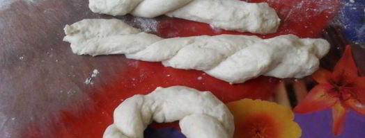 пасхальный кулич и булочки-гнездышки. Шаг 5