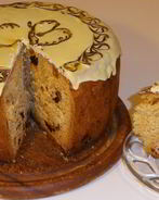 Пасхальный кулич с изюмом и цукатами