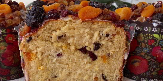 Пасхальный кулич с сухофруктами и орехами