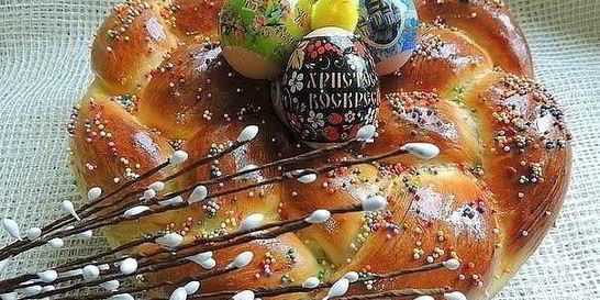 Пасхальный венок с тройной начинкой