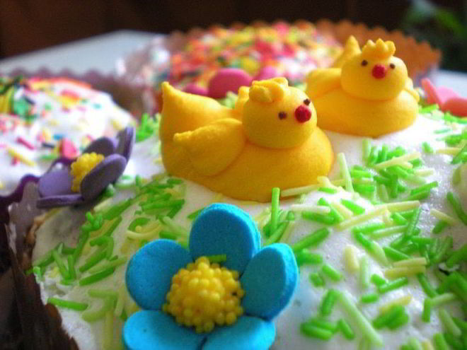 Рецепт ванильного пасхального кулича с изюмом, миндалем и кардамоном