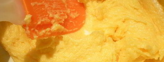 ванильный пасхальный кулич с изюмом, миндалем и кардамоном. Шаг 5