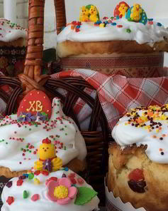 Вкусный пасхальный кулич с цедрой и цукатами