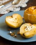 Печеные яблоки с творогом в духовке