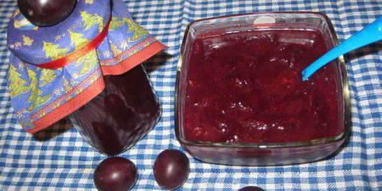 Слива в шоколаде