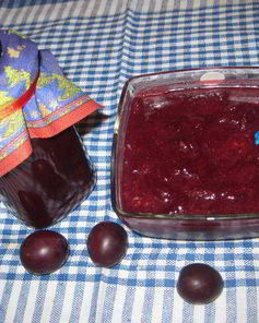 Слива в шоколаде