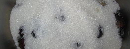 слива в шоколаде. Шаг 2