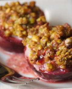 Сливы запеченные в духовке с орехами