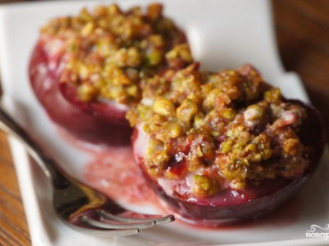 Рецепт слив запеченных в духовке с орехами