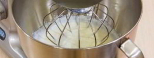 бисквитный рулет с брусничным суфле. Шаг 7