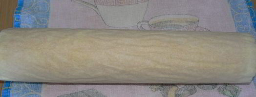 рулет с суфле и брусникой. Шаг 4