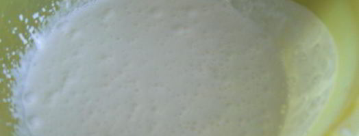 рулет с суфле и брусникой. Шаг 6