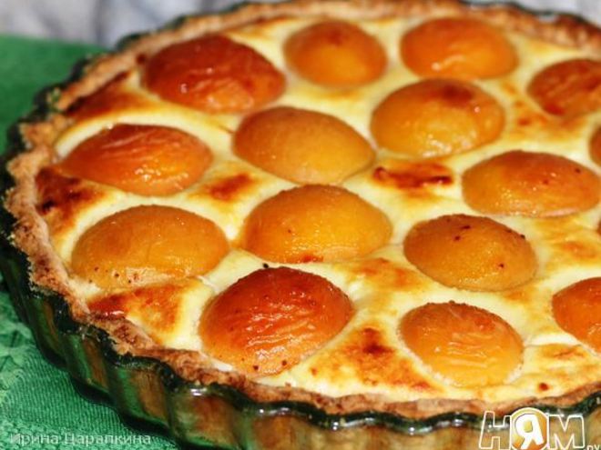 Рецепт сладкого киша с творожным суфле и абрикосами