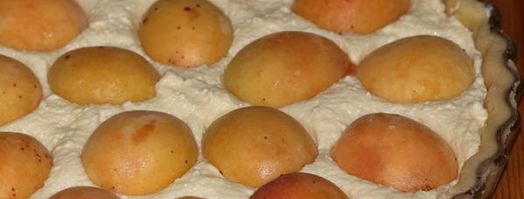 сладкий киш с творожным суфле и абрикосами. Шаг 17