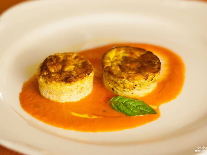 Рецепт суфле из кабачков с индейкой под соусом