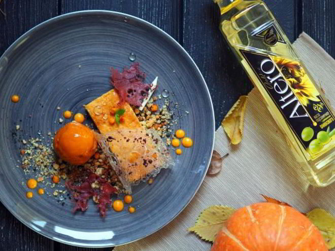 Рецепт суфле из тыквы, медовый крамбл, облепиховые сорбет и ганаш