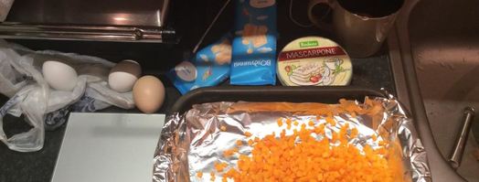 суфле из тыквы, медовый крамбл, облепиховые сорбет и ганаш. Шаг 8