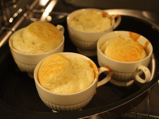 Рецепт суфле с голубым сыром и мускатным орехом