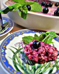 Творожное суфле с черной смородиной