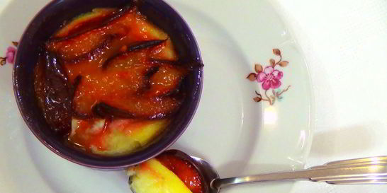 Творожное суфле со сливами